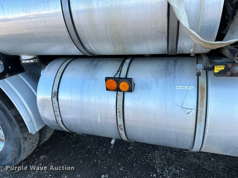 image for item EN2561 1997 Ford Louisville  sewer jetter truck