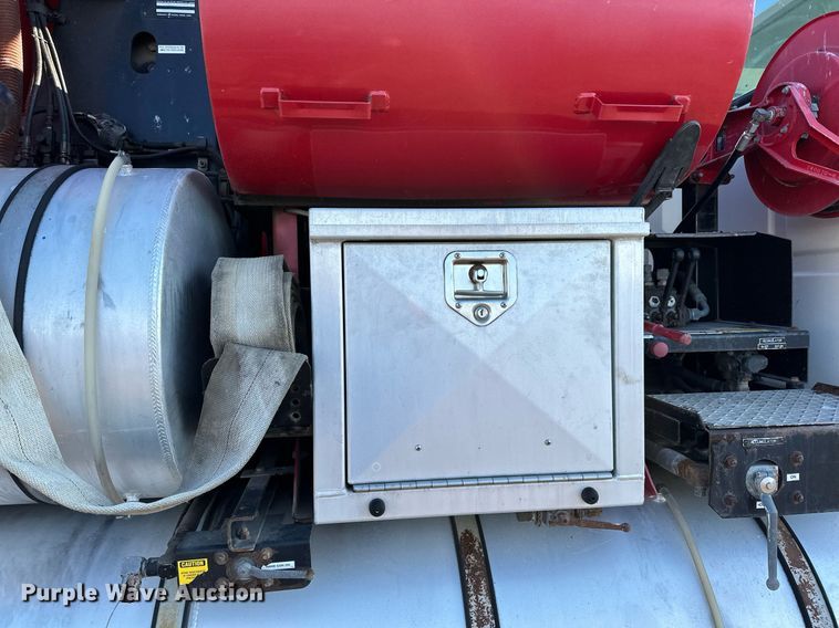 image for item EN2561 1997 Ford Louisville  sewer jetter truck