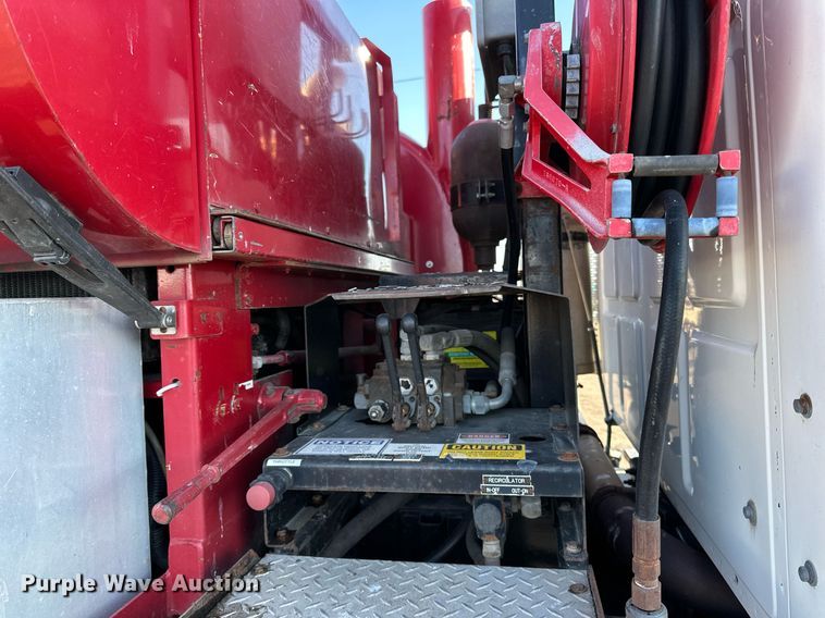 image for item EN2561 1997 Ford Louisville  sewer jetter truck