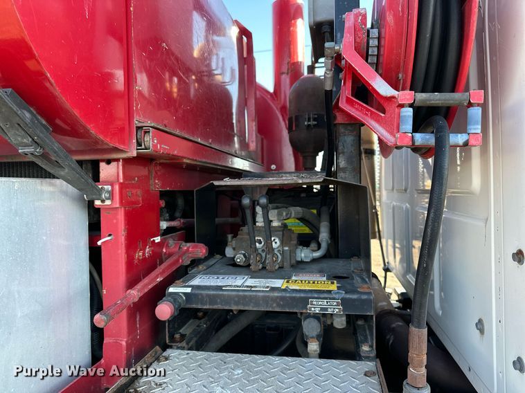 image for item EN2561 1997 Ford Louisville  sewer jetter truck