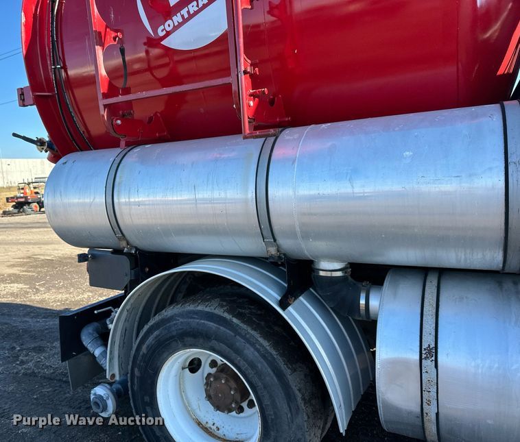 image for item EN2561 1997 Ford Louisville  sewer jetter truck