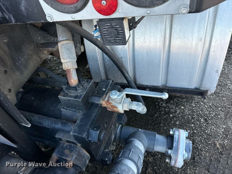 image for item EN2561 1997 Ford Louisville  sewer jetter truck