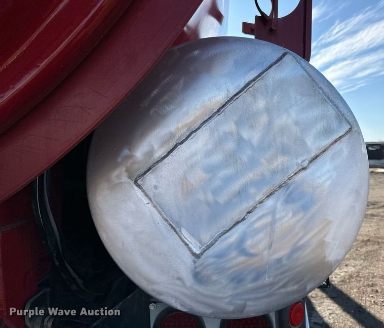 image for item EN2561 1997 Ford Louisville  sewer jetter truck