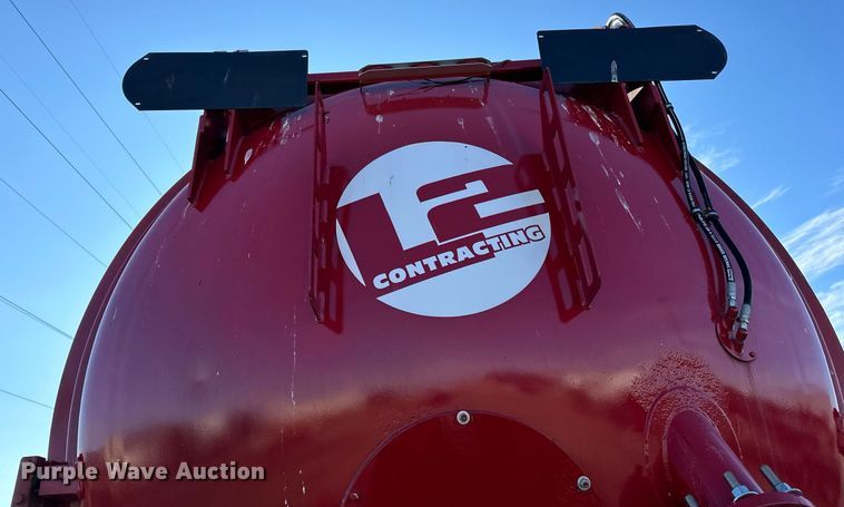 image for item EN2561 1997 Ford Louisville  sewer jetter truck