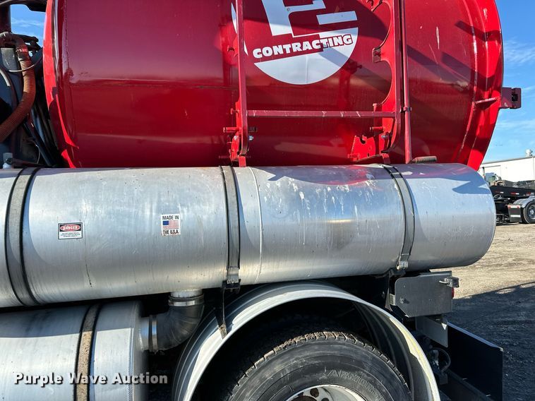 image for item EN2561 1997 Ford Louisville  sewer jetter truck