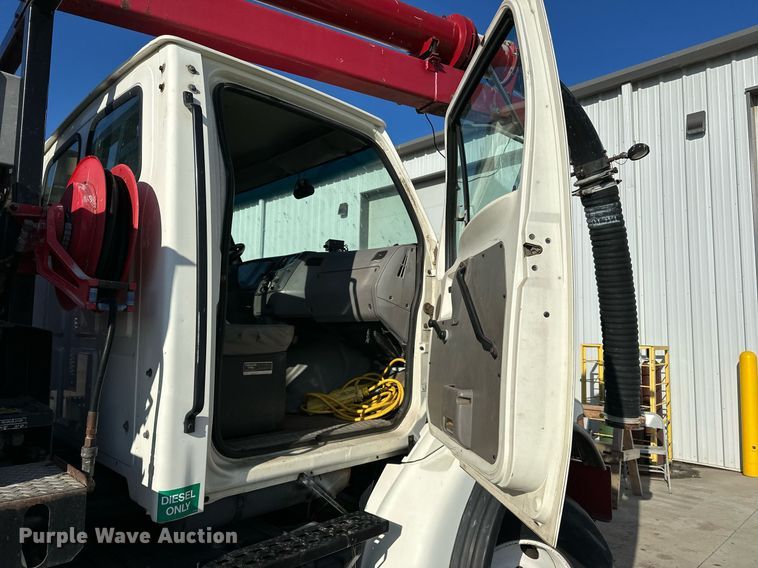 image for item EN2561 1997 Ford Louisville  sewer jetter truck