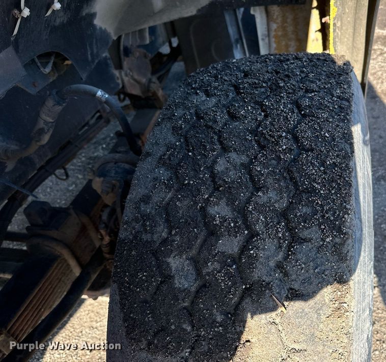 image for item EN2561 1997 Ford Louisville  sewer jetter truck