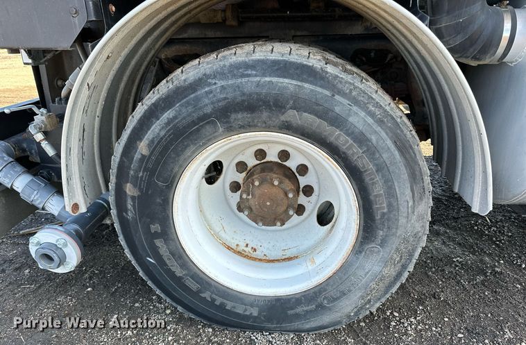 image for item EN2561 1997 Ford Louisville  sewer jetter truck