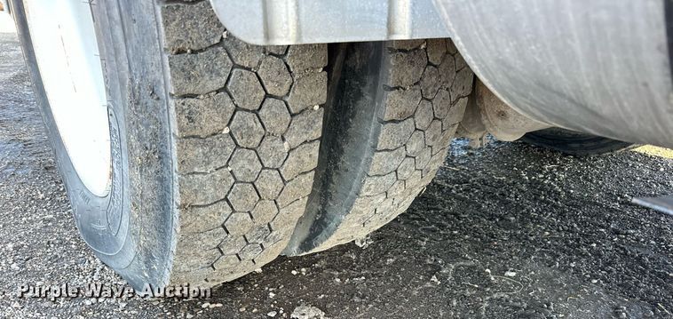 image for item EN2561 1997 Ford Louisville  sewer jetter truck