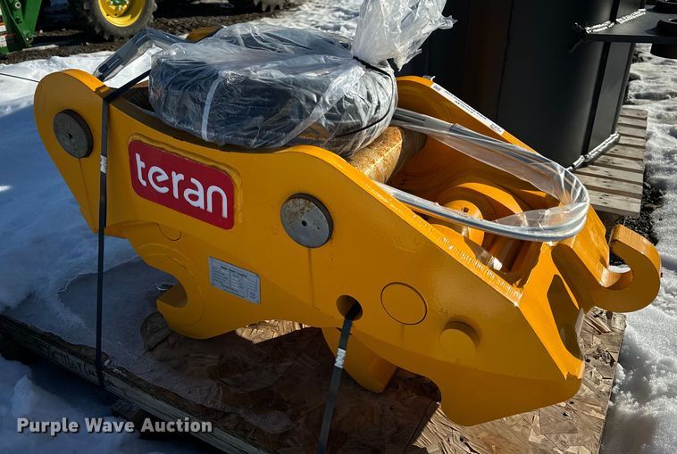 image for item EN5046 Teran TQC320B hydraulic quick coupler