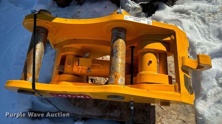 image for item EN5046 Teran TQC320B hydraulic quick coupler