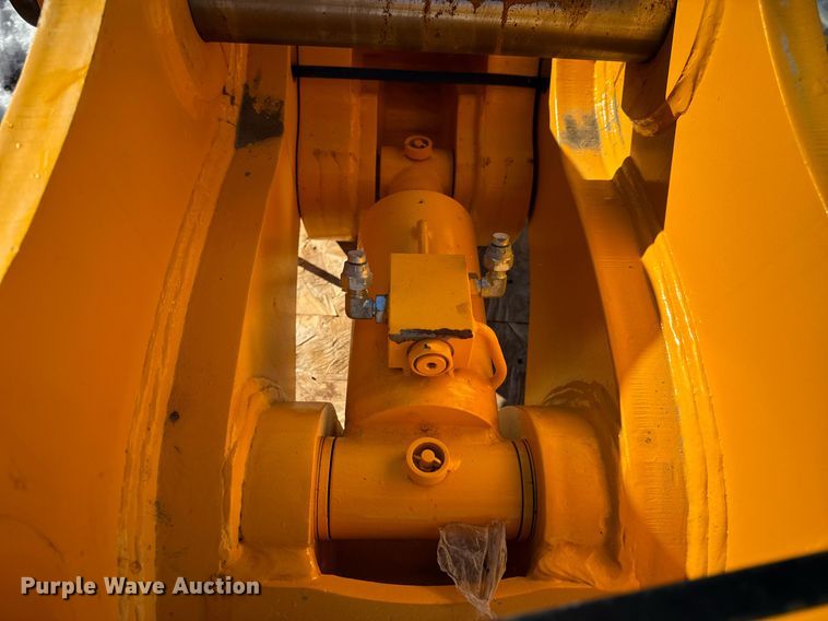 image for item EN5046 Teran TQC320B hydraulic quick coupler