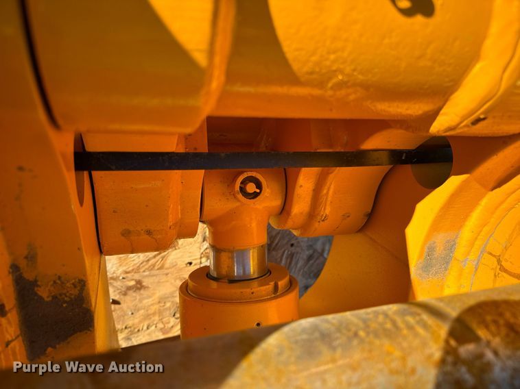 image for item EN5046 Teran TQC320B hydraulic quick coupler