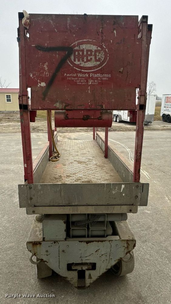 image for item EN5090 1997 Mayville 2033 scissor lift