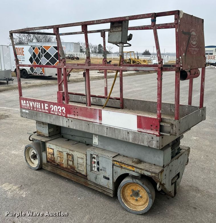 image for item EN5090 1997 Mayville 2033 scissor lift