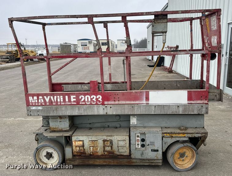 image for item EN5090 1997 Mayville 2033 scissor lift