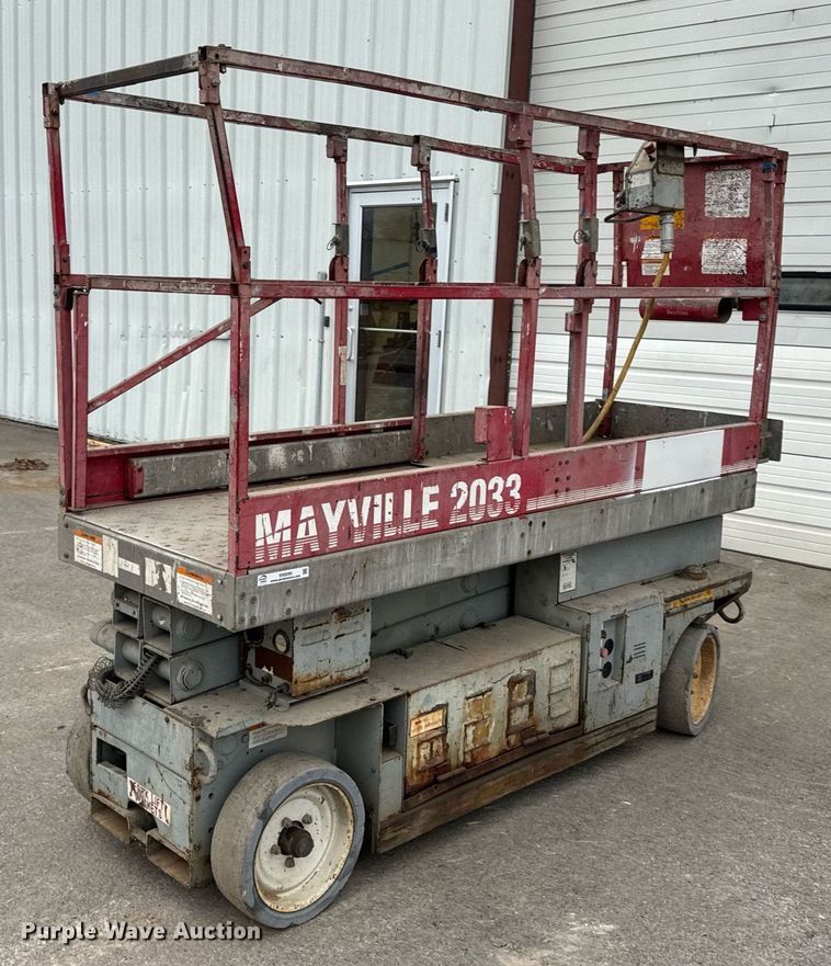 image for item EN5090 1997 Mayville 2033 scissor lift