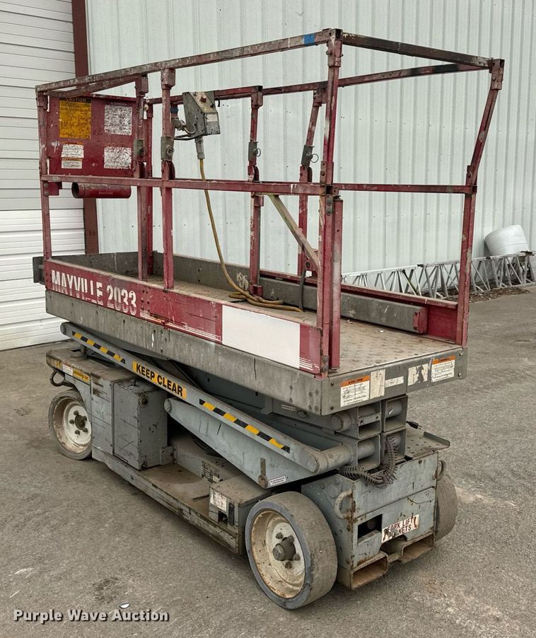 image for item EN5090 1997 Mayville 2033 scissor lift
