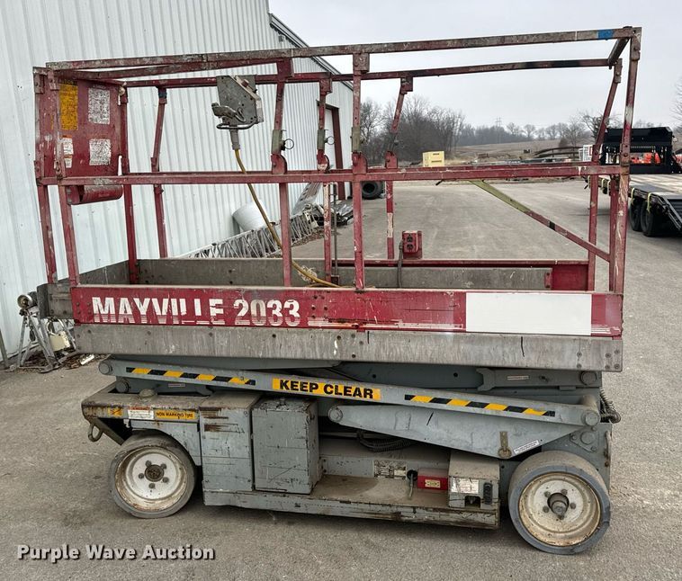 image for item EN5090 1997 Mayville 2033 scissor lift