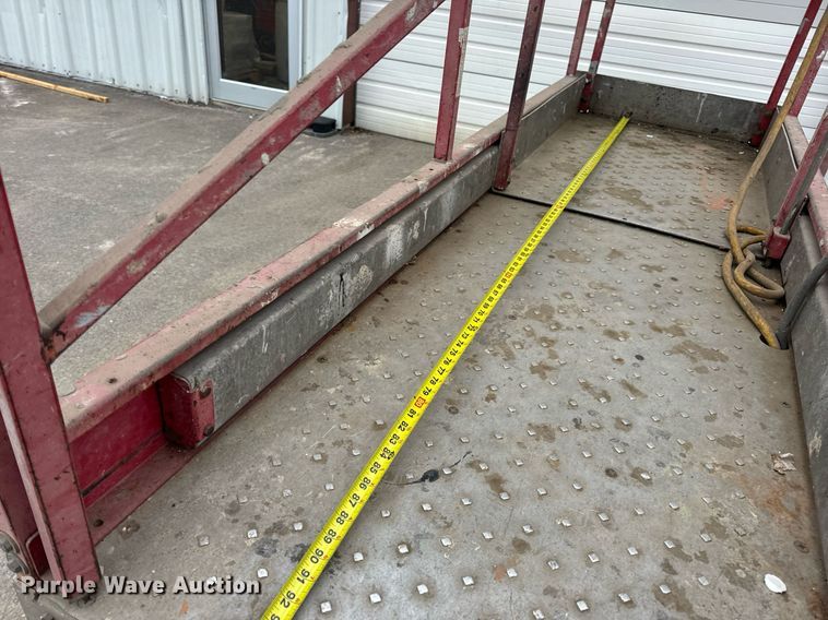 image for item EN5090 1997 Mayville 2033 scissor lift