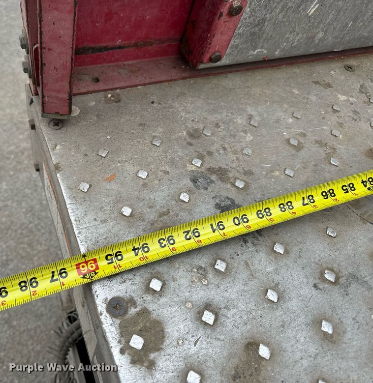 image for item EN5090 1997 Mayville 2033 scissor lift