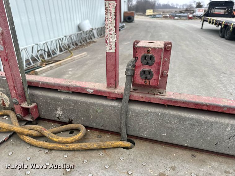 image for item EN5090 1997 Mayville 2033 scissor lift