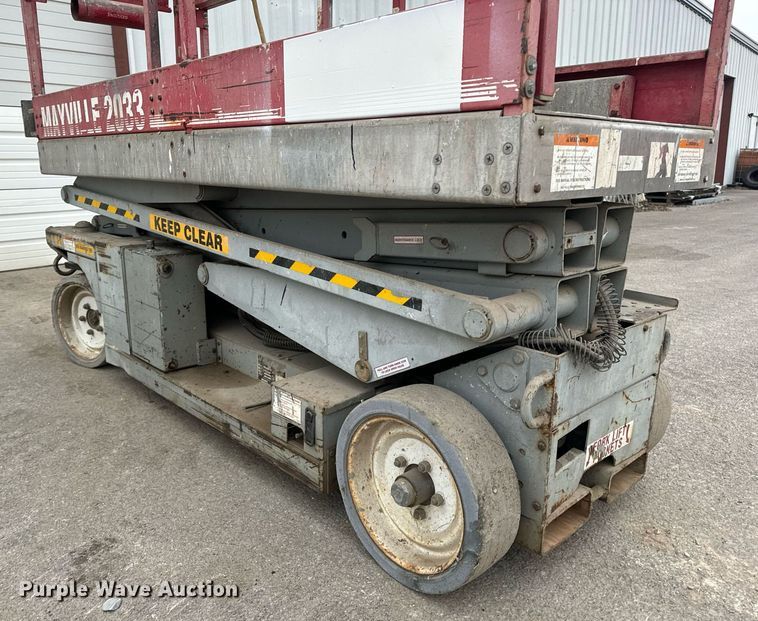 image for item EN5090 1997 Mayville 2033 scissor lift