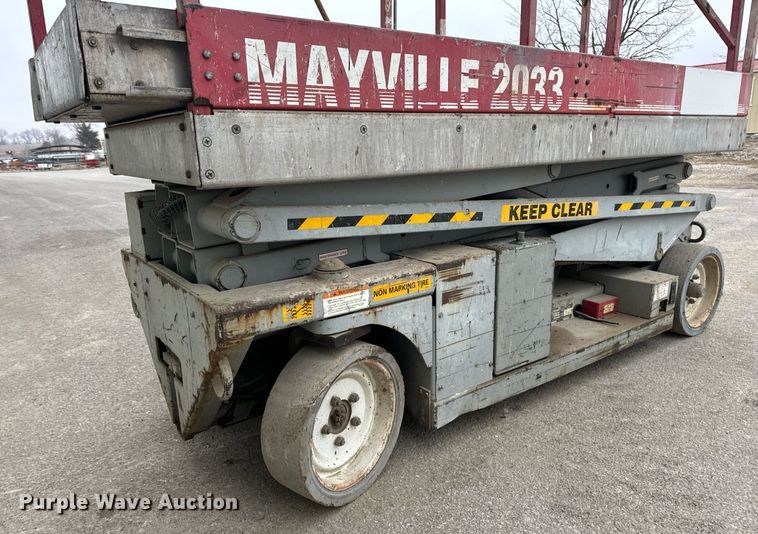 image for item EN5090 1997 Mayville 2033 scissor lift