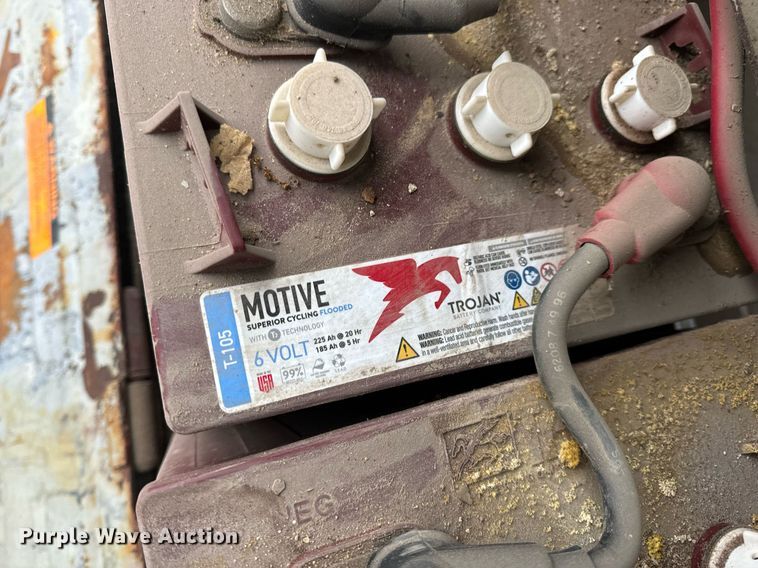 image for item EN5090 1997 Mayville 2033 scissor lift