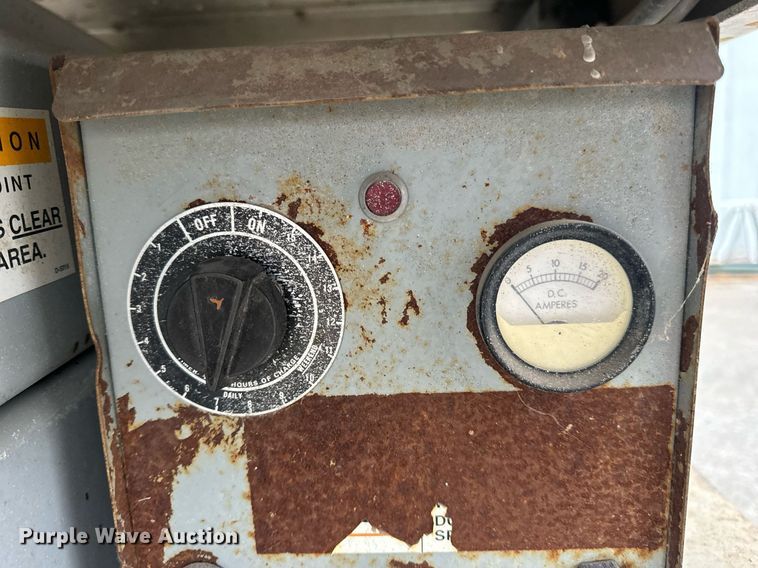 image for item EN5090 1997 Mayville 2033 scissor lift