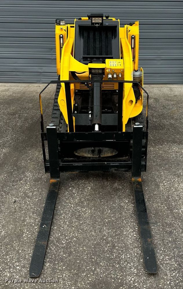 image for item EN5091 2023 Baumalight TRL620D compact utility loader