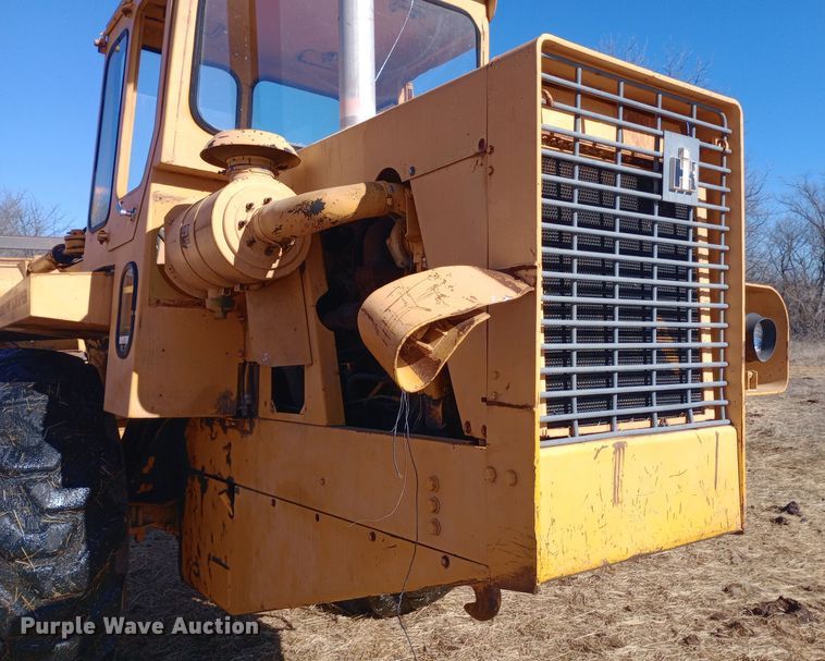 image for item EO0547 1967 International E200 elevating scraper