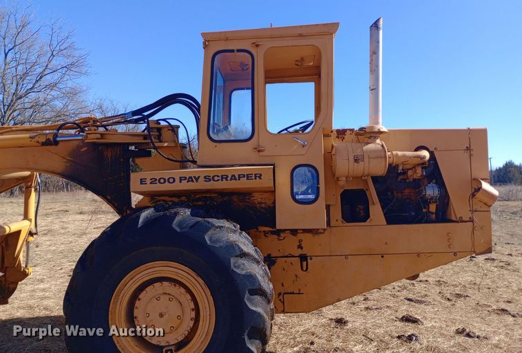 image for item EO0547 1967 International E200 elevating scraper