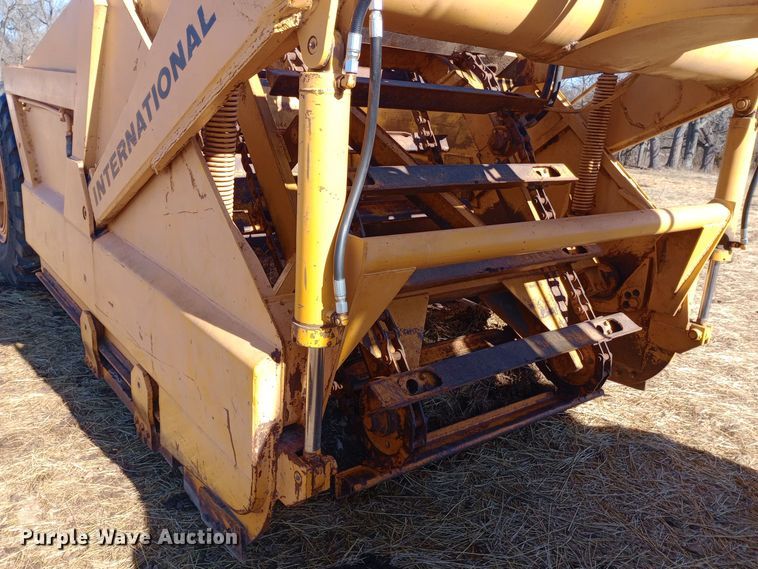 image for item EO0547 1967 International E200 elevating scraper