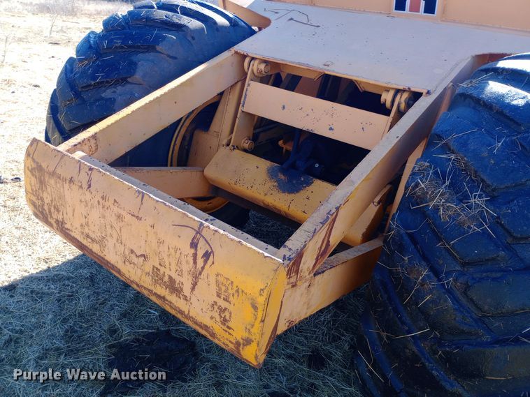 image for item EO0547 1967 International E200 elevating scraper