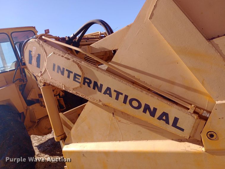 image for item EO0547 1967 International E200 elevating scraper