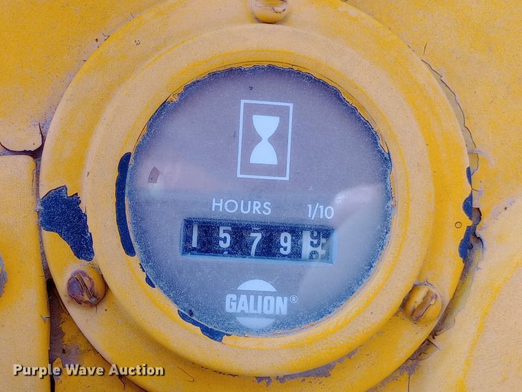 image for item EO0547 1967 International E200 elevating scraper