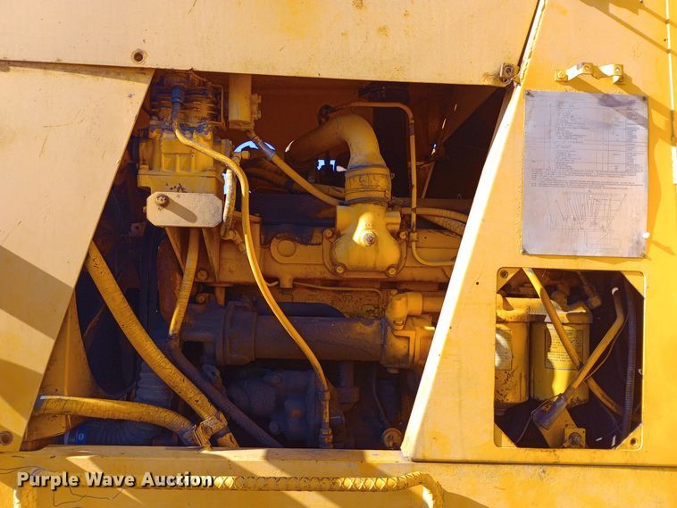 image for item EO0547 1967 International E200 elevating scraper