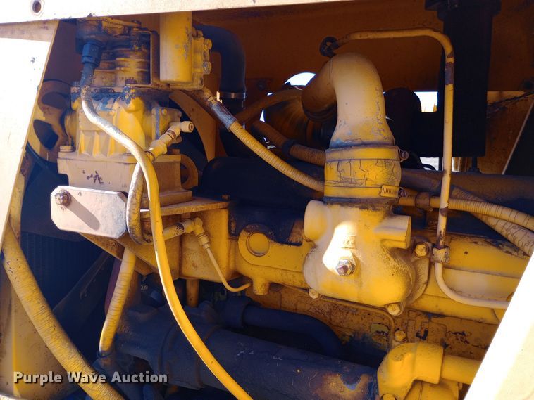 image for item EO0547 1967 International E200 elevating scraper