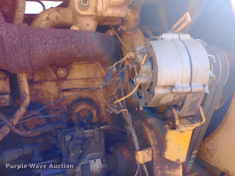 image for item EO0547 1967 International E200 elevating scraper