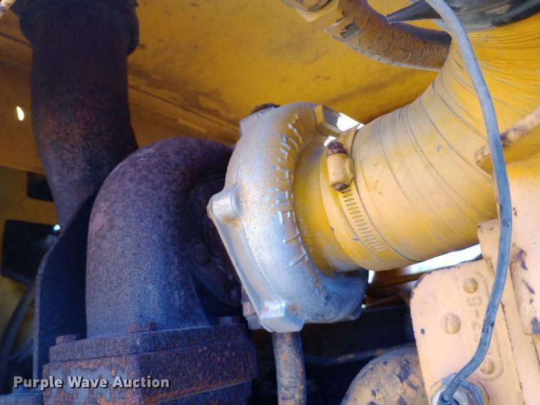 image for item EO0547 1967 International E200 elevating scraper