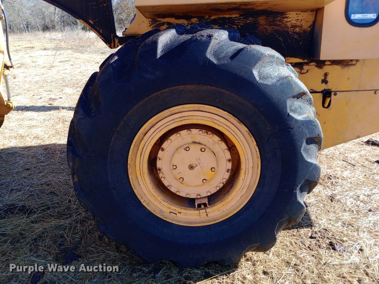 image for item EO0547 1967 International E200 elevating scraper