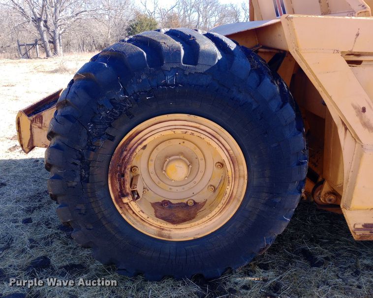 image for item EO0547 1967 International E200 elevating scraper