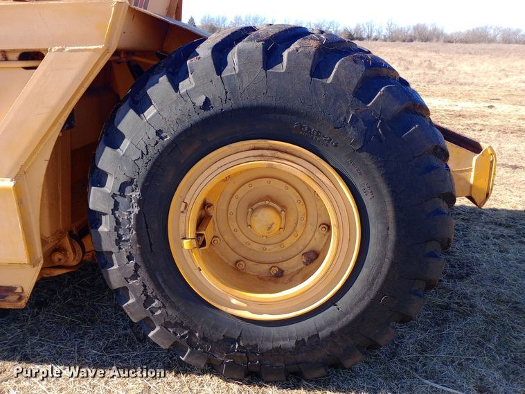 image for item EO0547 1967 International E200 elevating scraper