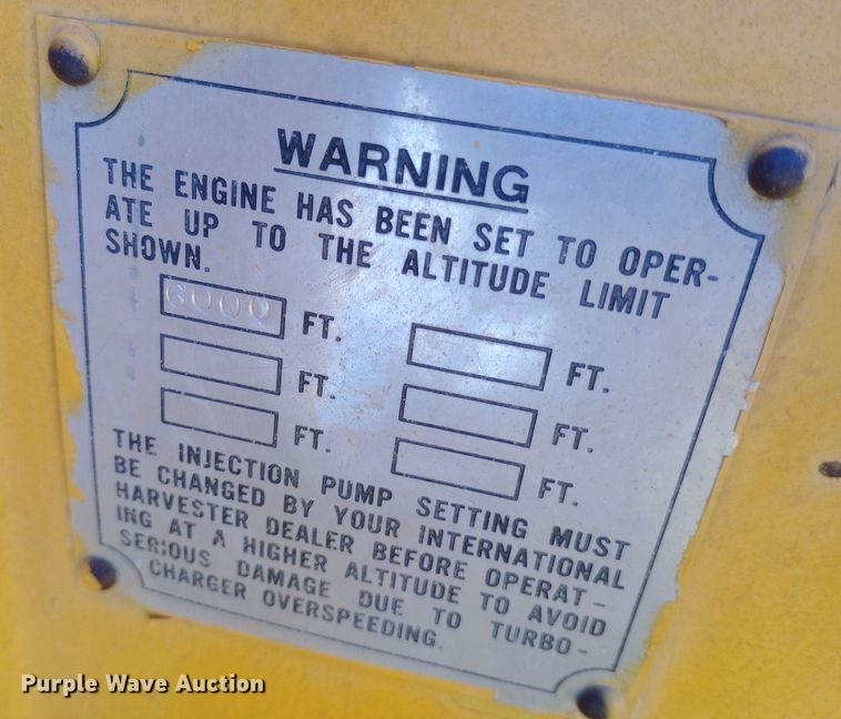 image for item EO0547 1967 International E200 elevating scraper