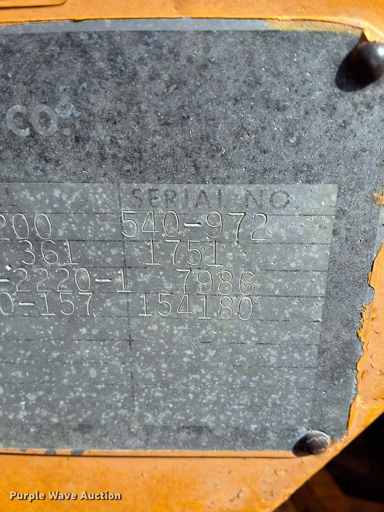 image for item EO0547 1967 International E200 elevating scraper