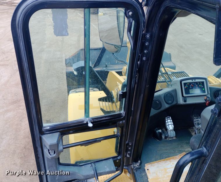 image for item EO0555 2015 Caterpillar 972M wheel loader