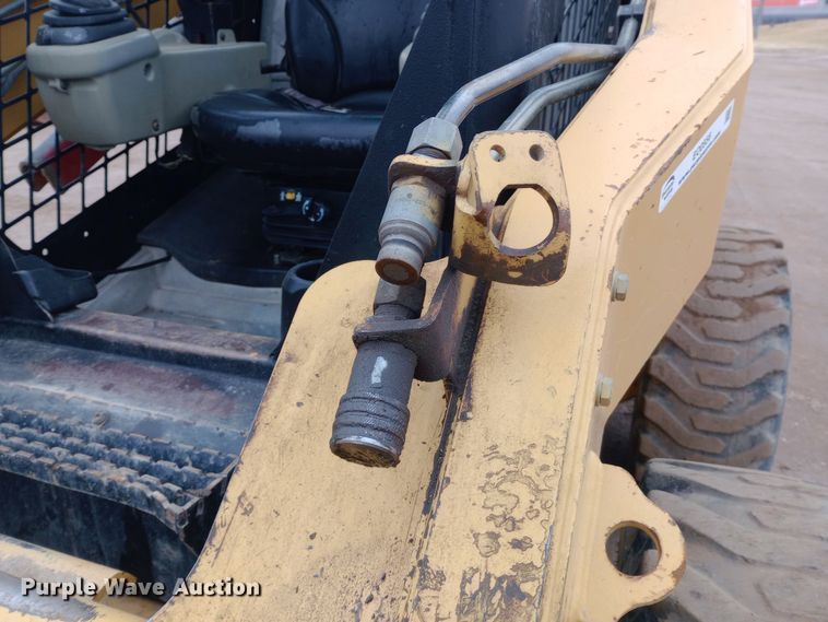 image for item EO0556 2008 Caterpillar 262C skid steer loader