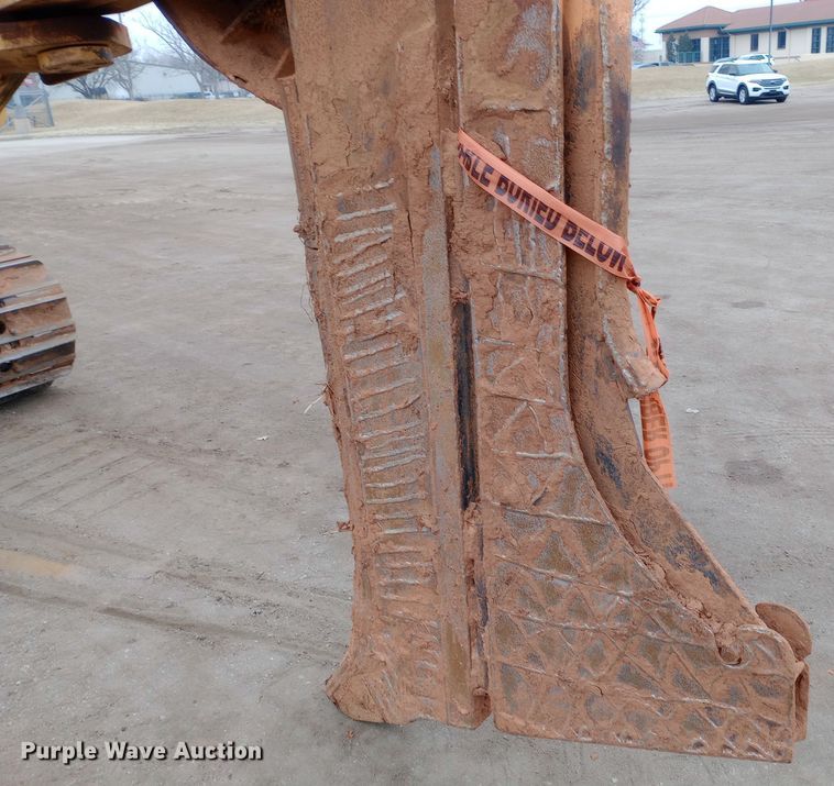 image for item EO0559 2009 Vermeer P185 Renegade cable plow