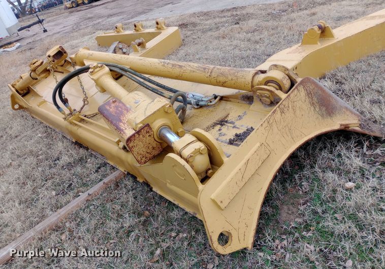 image for item EO0561 Caterpillar D8 A dozer blade
